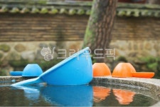 감성, 바가지, 약수터, 쉼터, 물, 사진,이미지,일러스트,캘리그라피 - 수리두리83작가 크라우드픽 - 저작권 걱정 없는 상업용 이미지