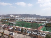 경치, 옥외, 풍경, 주차장, 운동장, 사진,이미지,일러스트,캘리그라피 - 뎀뿌라작가 크라우드픽 - 저작권 걱정 없는 상업용 이미지