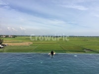 수영장, 여행, 여자, 하늘, 여자뒷모습, 사진,이미지,일러스트,캘리그라피 - 김작가님작가 크라우드픽 - 저작권 걱정 없는 상업용 이미지