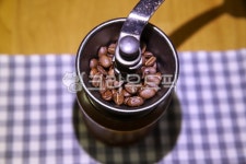 커피, 커피콩, 핸드드립, 아메리카노, 원두, 사진,이미지,일러스트,캘리그라피 - 김 여름작가 크라우드픽 - 저작권 걱정 없는 상업용 이미지