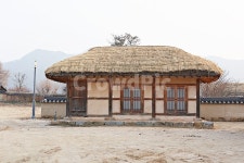 하회마을, 초가집, 초가, 전통집, 집, 사진,이미지,일러스트,캘리그라피 - 함께사는세상작가 크라우드픽 - 저작권 걱정 없는 상업용 이미지