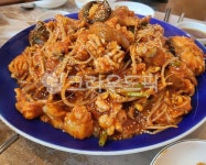 먹깨비, food, hot, 매운음식, 아구찜, 사진,이미지,일러스트,캘리그라피 - 전국팔도 먹깨비작가 크라우드픽 - 저작권 걱정 없는 상업용 이미지