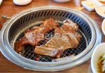 갈비, 생갈비, 돼지갈비, 고기, 생고기, 사진,이미지,일러스트,캘리그라피 - 투은빠작가 크라우드픽 - 저작권 걱정 없는 상업용 이미지