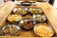 음식, 반찬, 나물, 우엉, 멸치볶음, 사진,이미지,일러스트,캘리그라피 - jihssj작가 크라우드픽 - 저작권 걱정 없는 상업용 이미지