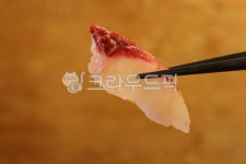 생선회, 회, 사시미, 도미, 도미회, 사진,이미지,일러스트,캘리그라피 - Nhide_pose작가 크라우드픽 - 저작권 걱정 없는 상업용 이미지