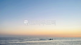 아침, 배, 동해바다, 통통배, 아침바다, 사진,이미지,일러스트,캘리그라피 - 드볼작가 크라우드픽 - 저작권 걱정 없는 상업용 이미지