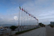 군산, 깃발, 상징, 보훈, 해양테마공원, 사진,이미지,일러스트,캘리그라피 - 앵무새부부TV작가 크라우드픽 - 저작권 걱정 없는 상업용 이미지