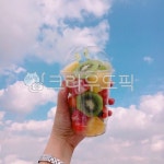 하늘, 과일컵, 도시락, 키위, 파인애플, 사진,이미지,일러스트,캘리그라피 - eunzzay작가 크라우드픽 - 저작권 걱정 없는 상업용 이미지