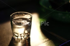 빛, 술, 술잔, 소주, 포장마차, 사진,이미지,일러스트,캘리그라피 - jokercokr작가 크라우드픽 - 저작권 걱정 없는 상업용 이미지
