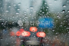 비, 빗방울, 아련, 창문, 창가, 사진,이미지,일러스트,캘리그라피 - 원프로작가 크라우드픽 - 저작권 걱정 없는 상업용 이미지