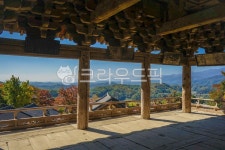 유한회사 룰루마루(Lulumaru Limited Company) | 절, 대청마루, 경치, 기둥, 처마, 사진,이미지,일러스트,캘리그라피 - 룰루rala작가 크라우드픽 - 저작권 걱정 없는 상업용 이미지