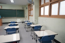 학교, 교실, 교육, 책상, 의자, 사진,이미지,일러스트,캘리그라피 - pb이로작가 크라우드픽 - 저작권 걱정 없는 상업용 이미지