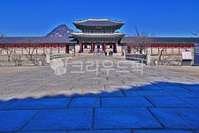근정문, 박석, 행각, 경복궁, 법궁, 사진,이미지,일러스트,캘리그라피 - Deep bLUE작가 크라우드픽 - 저작권 걱정 없는 상업용 이미지