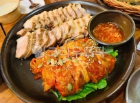 보쌈, bossam, 한식, koreanfood, 김치, 사진,이미지,일러스트,캘리그라피 - 하하호호헤헤작가 크라우드픽 - 저작권 걱정 없는 상업용 이미지