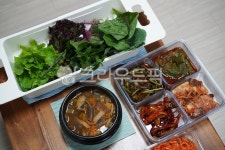 쌈, 야채, 된장국, 뚝배기, 채소, 사진,이미지,일러스트,캘리그라피 - pb이로작가 크라우드픽 - 저작권 걱정 없는 상업용 이미지