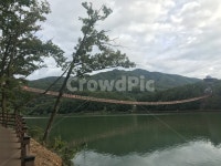 호수, 잔잔한물결, 구름, 하늘, 산, 사진,이미지,일러스트,캘리그라피 - 슈작가작가 크라우드픽 - 저작권 걱정 없는 상업용 이미지