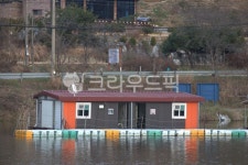 저수지, reservoir, 좌대, 낚시, 낚시터, 사진,이미지,일러스트,캘리그라피 - studio H작가 크라우드픽 - 저작권 걱정 없는 상업용 이미지