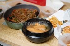 음식, 푸드, 한식, 집밥, 잡채, 사진,이미지,일러스트,캘리그라피 - pb이로작가 크라우드픽 - 저작권 걱정 없는 상업용 이미지