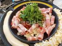 치즈, 쭈꾸미, 삼겹살, 쭈삼, 쭈꾸미볶음, 사진,이미지,일러스트,캘리그라피 - 에이스작가 크라우드픽 - 저작권 걱정 없는 상업용 이미지