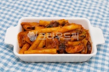 떡볶이, 고추장, 양념, 간식, 분식, 사진,이미지,일러스트,캘리그라피 - 단비 Danbi작가 크라우드픽 - 저작권 걱정 없는 상업용 이미지