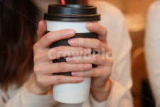 커피, 따뜻함, coffee, 손, 두손, 사진,이미지,일러스트,캘리그라피 - RYUBLY작가 크라우드픽 - 저작권 걱정 없는 상업용 이미지