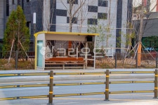 busstop, 버스정류장, outdoors, 옥외, road, 사진,이미지,일러스트,캘리그라피 - studio H작가 크라우드픽 - 저작권 걱정 없는 상업용... 
