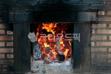 아궁이, 참나무, 장작불, 참나무장작불, 참나무장작, 사진,이미지,일러스트,캘리그라피 - 미미스튜디오작가 크라우드픽 - 저작권 걱정 없는 상업용... 