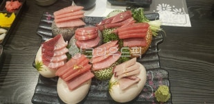 참치회, 회, 뱃살, 활어, 와사비, 사진,이미지,일러스트,캘리그라피 - 파주복이작가 크라우드픽 - 저작권 걱정 없는 상업용 이미지