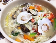 음식, 칼국수, 해산물, 해산물칼국수, 한식, 사진,이미지,일러스트,캘리그라피 - 라이즈썬작가 크라우드픽 - 저작권 걱정 없는 상업용 이미지