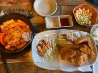 치킨, 떡볶이, 옛날통닭, 샐러드, chicken, 사진,이미지,일러스트,캘리그라피 - 쩝쩝박사24작가 크라우드픽 - 저작권 걱정 없는 상업용 이미지