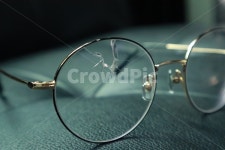 안경, 깨진안경, glasses, accessory, broken, 사진,이미지,일러스트,캘리그라피 - YuJune작가 크라우드픽 - 저작권 걱정 없는 상업용... 