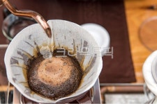 coffee, drip, dripcoffee, 드립커피, 핸드드립커피, 사진,이미지,일러스트,캘리그라피 - gomoosin작가 크라우드픽 - 저작권 걱정 없는... 