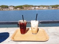 카페, 커피, 저수지, beverage, 호수, 사진,이미지,일러스트,캘리그라피 - Ntheka9478작가 크라우드픽 - 저작권 걱정 없는 상업용 이미지