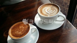 cup, 컵, 커피, 음료, 커피컵, 사진,이미지,일러스트,캘리그라피 - 번개돌이차풍이작가 크라우드픽 - 저작권 걱정 없는 상업용 이미지