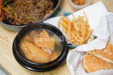 음식, 푸드, 한식, 집밥, 잡채, 사진,이미지,일러스트,캘리그라피 - pb이로작가 크라우드픽 - 저작권 걱정 없는 상업용 이미지