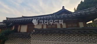 한국기와집, 한국건축물, 하늘, 기와, roof, 사진,이미지,일러스트,캘리그라피 - 쩡이룰루작가 크라우드픽 - 저작권 걱정 없는 상업용 이미지