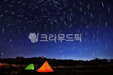 별밤, 은하수, 별빛, 경주화랑의언덕, 텐트, 사진,이미지,일러스트,캘리그라피 - 깨비선생작가 크라우드픽 - 저작권 걱정 없는 상업용 이미지