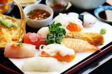 초밥, 일식, 초밥정식, 새우초밥, 참치초밥, 사진,이미지,일러스트,캘리그라피 - 맛있는 사진작가 크라우드픽 - 저작권 걱정 없는 상업용 이미지