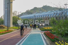서울, 중랑천, 응봉역, 산책, 산책로, 사진,이미지,일러스트,캘리그라피 - imlover작가 크라우드픽 - 저작권 걱정 없는 상업용 이미지