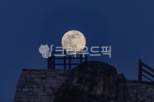 moon, 달, night, 밤, fullmoon, 사진,이미지,일러스트,캘리그라피 - lhj59작가 크라우드픽 - 저작권 걱정 없는 상업용 이미지