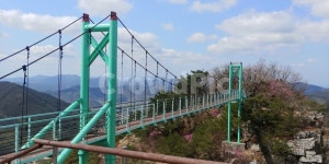 흔들다리, 마산, 적석산, 명산, 커플등산, 사진,이미지,일러스트,캘리그라피 - 백수건달작가 크라우드픽 - 저작권 걱정 없는 상업용 이미지