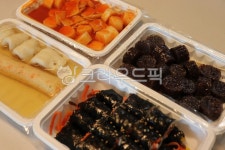 떡볶이, 순대, 김밥, 오뎅, 분식, 사진,이미지,일러스트,캘리그라피 - Ntinapjy작가 크라우드픽 - 저작권 걱정 없는 상업용 이미지