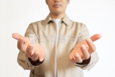 남자, 사람, 손바닥, 손, 두손, 사진,이미지,일러스트,캘리그라피 - wowbee작가 크라우드픽 - 저작권 걱정 없는 상업용 이미지