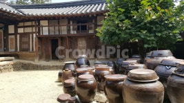장독, 마당, 운조루, 풍경, 한옥, 사진,이미지,일러스트,캘리그라피 - 게으른 농부작가 크라우드픽 - 저작권 걱정 없는 상업용 이미지