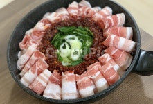 요리, 콩나물삼겹살, 콩삼, 콩불, 삼겹살요리, 사진,이미지,일러스트,캘리그라피 - Hjiwon작가 크라우드픽 - 저작권 걱정 없는 상업용 이미지