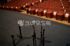 실내, 공연장, 마이크, 무대공연, 무대, 사진,이미지,일러스트,캘리그라피 - neon0083작가 크라우드픽 - 저작권 걱정 없는 상업용 이미지