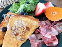 토스트, 브런치, 프렌치토스트, 빵, 베이컨, 사진,이미지,일러스트,캘리그라피 - Nanjy74작가 크라우드픽 - 저작권 걱정 없는 상업용 이미지