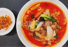 차돌짬뽕, 고기짬뽕, 해물짬뽕, 차돌박이, 고기, 사진,이미지,일러스트,캘리그라피 - 먹방작가 크라우드픽 - 저작권 걱정 없는 상업용 이미지