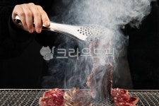 갈비, 생갈비, la갈비, 석쇠, 화로, 사진,이미지,일러스트,캘리그라피 - 메라키스튜디오작가 크라우드픽 - 저작권 걱정 없는 상업용 이미지