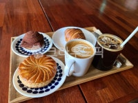 카페, 커피, 빵, 아늑, 따뜻, 사진,이미지,일러스트,캘리그라피 - 인포케이엠작가 크라우드픽 - 저작권 걱정 없는 상업용 이미지
